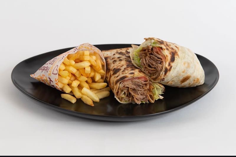 Galette kebab à emporter avec ses frites